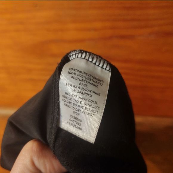 Halogen || Faux Leather Leggings Size M - Picture 5 of 5